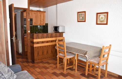 Pralognan-la-Vanoise Apartment | 1st floor, balcony, tv, ski locker, 24m², Pralognan-la-Vanoise