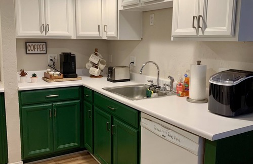 Angel Fire Condo | 1st floor, sleeps six, walk to lift 🥾🚴‍♀️