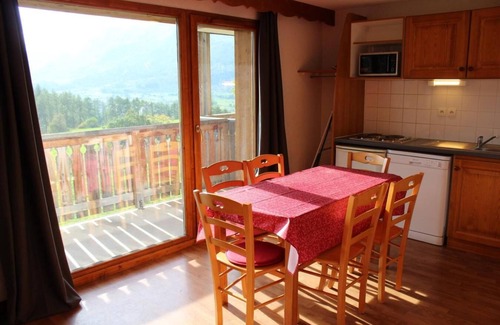 La Joue du Loup Apartment | 1st floor, view mountain, tv, 32m², La Joue du Loup