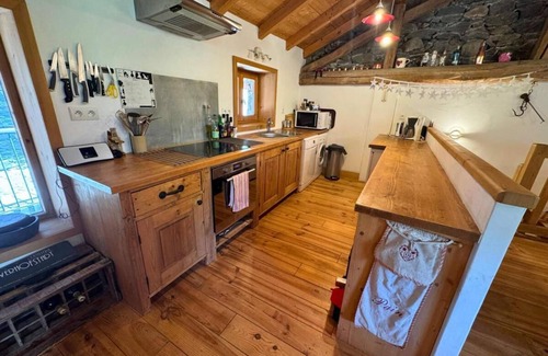 Villarabout Apartment | 1st floor, view mountain, balcony, fireplace or stove, tv, ski locker, 100m²