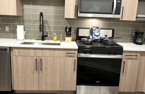 Crystal Beach Apartment | 1x1 Luxury Apartment 10min from Downtown ATL