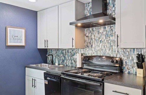 Lakeland House | 2/1 Pool & Pet Friendly Spanish Cottage