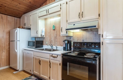 Dauphin Island House | 2/2 Pet-friendly Bayside Retreat - Happy Lee Ever After
