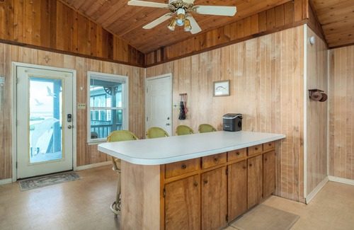 Dauphin Island House | 2/2 Pet-friendly Bayside Retreat - Happy Lee Ever After