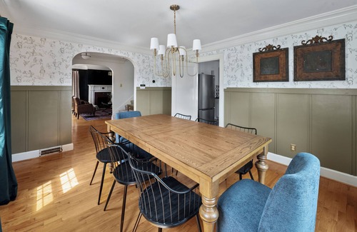 Frankfort House | 2.7 mi to Buffalo Trace|Hot tub|Firepit|Poker|Espresso Machine