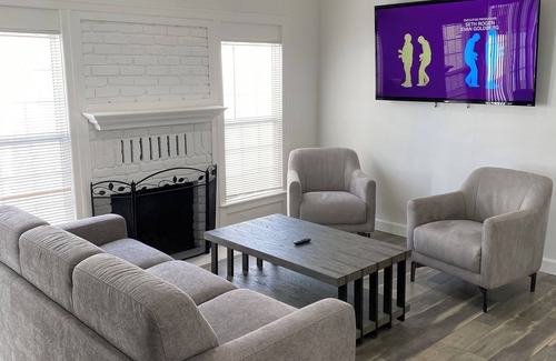 Garden Grove House | 2.9 mi-Disney/Ca Adventure 3.2