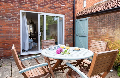 Thorpeness Cottage | 2 Admirals Walk - sleeps 6 guests in 3 bedrooms