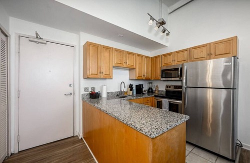 Downtown Cleveland Apartment | 2 bath| Prkg+Gym+Sauna|Playhouse SQ|+30 Day
