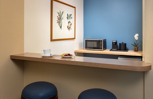Pacific Beach Hotel | 2 Bay View Studio Queens, Catamaran Resort, Bike Rental, Close to the Ocean