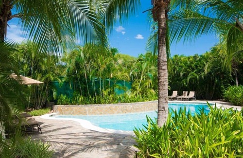 Coco Condo | 2-BD Ocean-View Condo on 3rd Floor