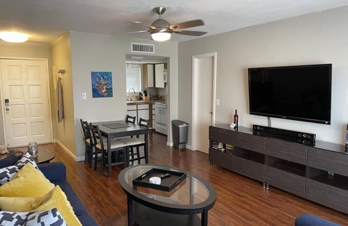 South Scottsdale House | 2 BD Townhome Old Town Scottsdale