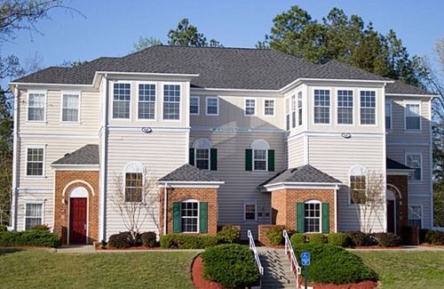 Berkeley Condo | 2 BDRM- 6 MILES TO COLONIAL WMSBRG- 10 MILES TO BUSCH GARDENS- GREAT LOCATION!