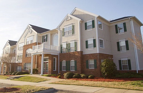 Berkeley Condo | 2 BDRM- 6 MILES TO COLONIAL WMSBRG- 10 MILES TO BUSCH GARDENS- GREAT LOCATION!