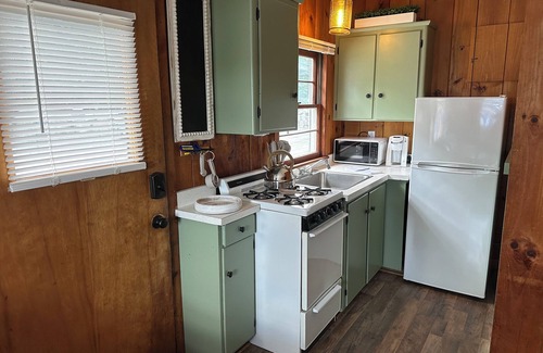 Meredith Cabin | 2 Bdrm Cozy Cottage #1 -Water Access and Dock on Lake Winnipesaukee - Meredith