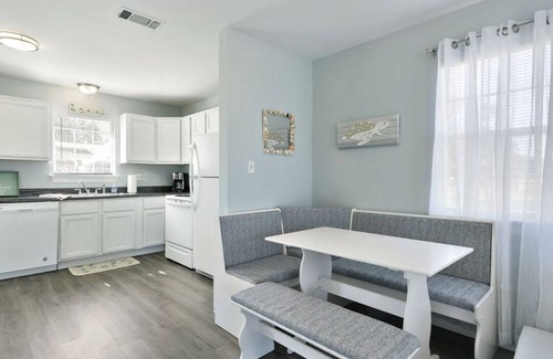 Gulfport House | 2 Beach view Cottages, Perfect family get together