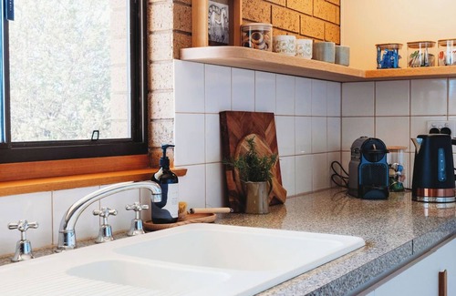 Cohuna House | 2 bed + 2 bath home with quirky bones + paddock views located in town.