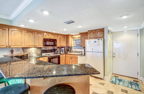 Fernandina Beach Condo | 2 Bed/2 Bath Oceanfront South facing condo sleeps 6. Beachfront balcony & pool.