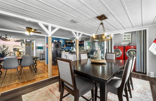 El Centro Beach House | 2 bed 2 bath Flamingo Retreat! Spacious yard!