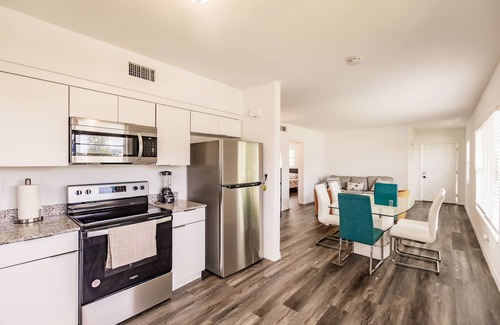 Sunny Isles Beach House | 2 bed 2 bath Beach 1 min walk SEPT Book 3 Nights 100 OFF