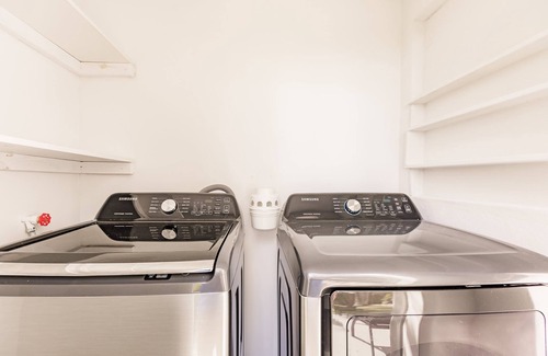 Sunny Isles Beach House | 2 bed 2 bath Beach 1 min walk SEPT Book 3 Nights 100 OFF