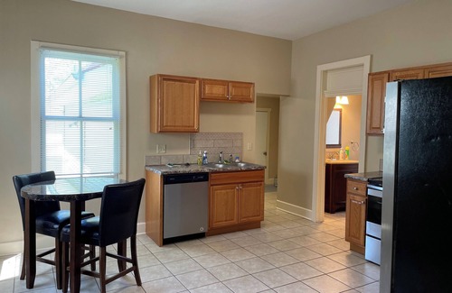 Columbus Apartment | 2-bed apartment/Downtown Columbus/parking/WiFi/LOCATION! LOCATION!