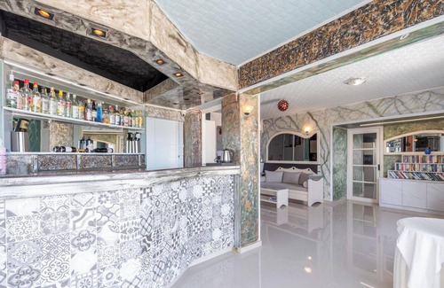 Piskopiano Apartment | 2 Bed Apartment - Sleeps 8 - Pool, Patio, Views