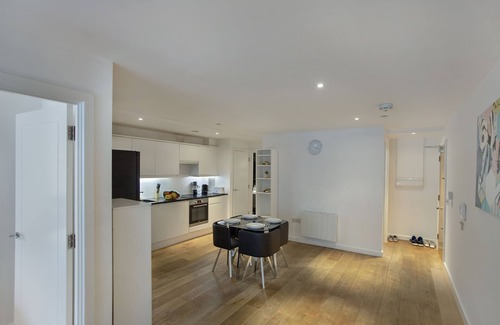 Fairfield Apartment | 2-Bed Apartment, Sleeps 4, Free Parking