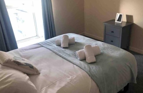 Castle Apartment | 2 Bed apartment with a Sea View.
