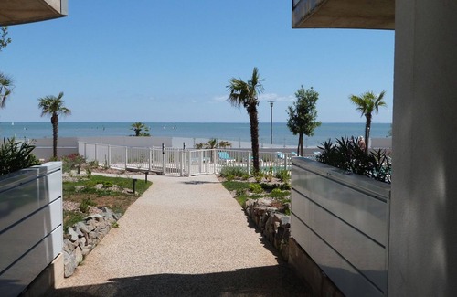 La Tranche-sur-Mer Apartment | 2-bed apt, direct beach access, ground floor, pool, pets OK