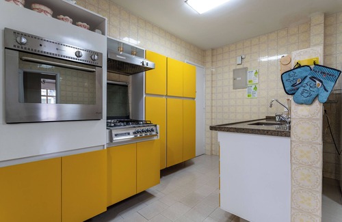 Copacabana Apartment | 2 Bedrooms Home Office 1000ft From Subway 2000ft From Beach Copa901