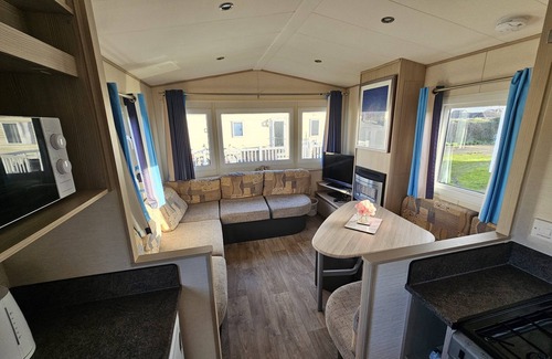 Rhyl Cabin | 2 Bed Caravan Leanne centeal heated