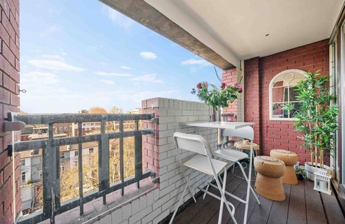 Chelsea Apartment | 2-bed Chelsea apt with open living/dining/area