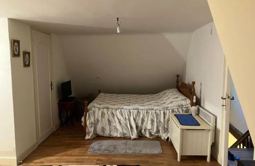 Saint-Cyr-les-Champagnes House | 2 Bed Cottage-Sleeps 4-Garden-Fireplace-Pets