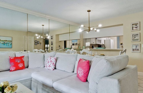 Whitney Beach Condo | 2 bed condo close to AMI with a spectacular lake view!