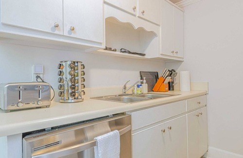 Columbus Apartment | 2-bed Cozy Modern Retreat