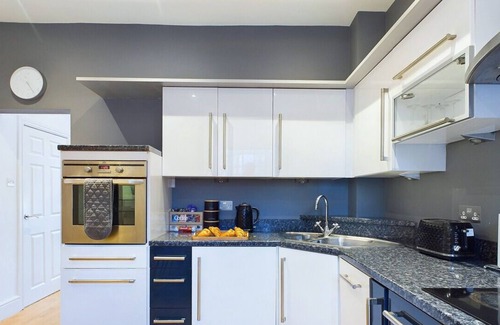 Derby House | 2 Bed Ensuite/Secure Parking/Long-Short Stay/Fast WiFi