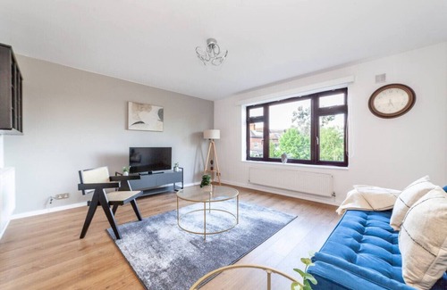 Ealing Broadway Apartment | 2 Bed Flat in Ealing Broadway