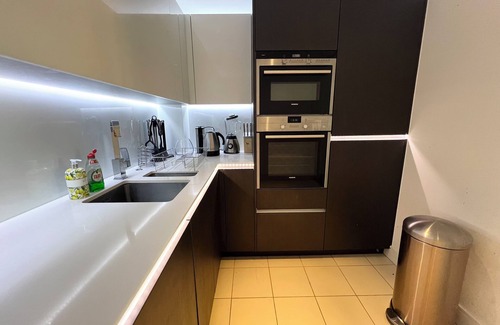 London Borough of Hounslow Apartment | 2 bed Flat in Kew Bridge