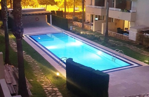 Pego Apartment | 2 Bed Flat - Sleeps 4 - Pool - Parking - Garden