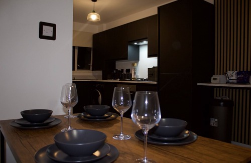 Nottingham House | 2 bed house in city centre - offers for long stays