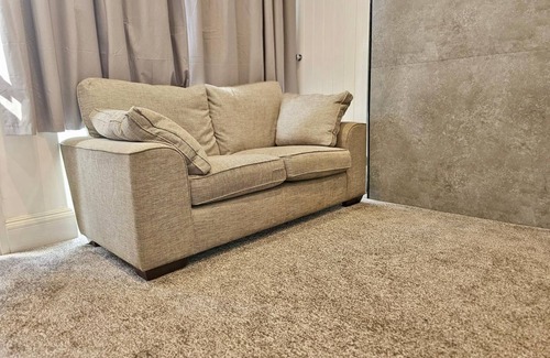 Welford House | 2 Bed House - Sleeps 5 - Garden - Parking - Wifi