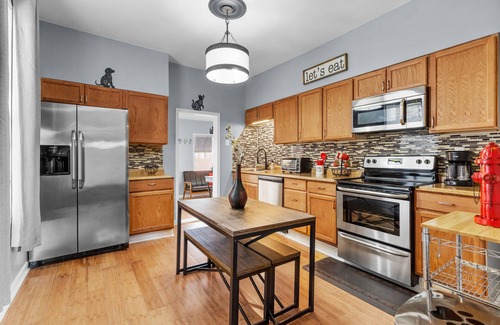 St. Louis House | 2 Bed House★Short/Long Term Stays★Backyard★W/D