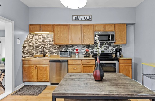 St. Louis House | 2 Bed House★Short/Long Term Stays★Backyard★W/D