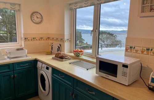 Aberdovey House | 2 Bed in Aberdovey 94565