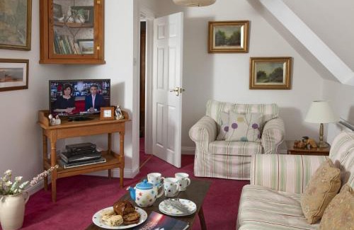 Brecon House | 2 Bed in Battle BN077