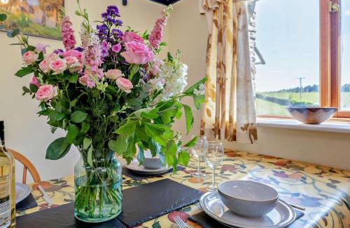 Pentrefelin House | 2 Bed in Brechfa 55903