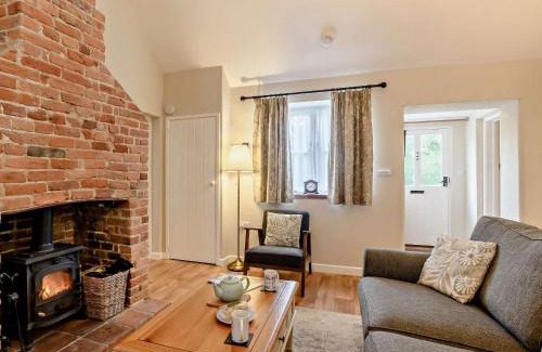 Holt House | 2 Bed in Holt NCC08