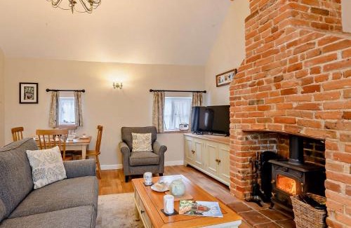 Holt House | 2 Bed in Holt NCC08