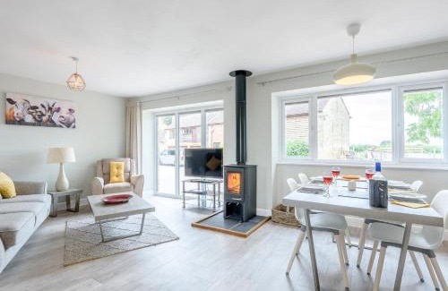 Newent House | 2 Bed in Newent 78696