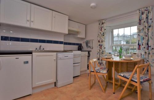 Polruan House | 2 Bed in Polruan PC023